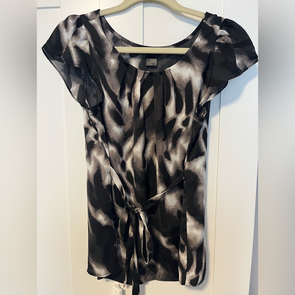Ann Taylor Black and White Patterned Blouse